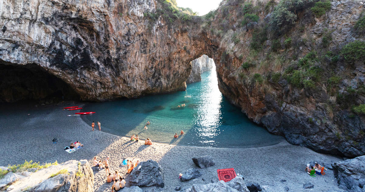 spiaggia dell'arcomagno a San Nicola Arcella