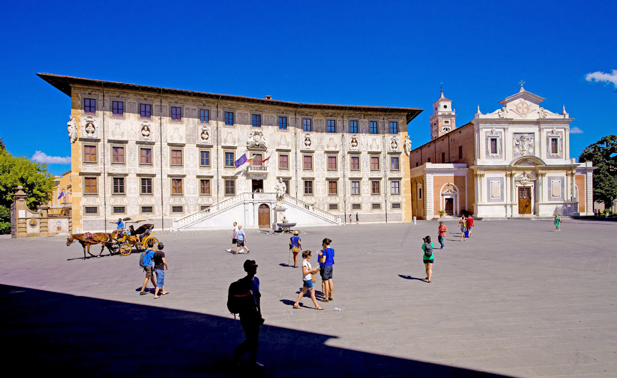 piazza dei cavalieri pisa