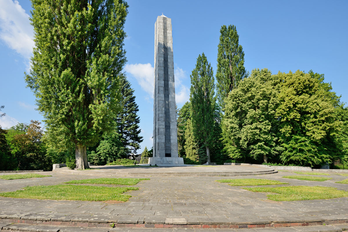 monumento agli eroi poznan