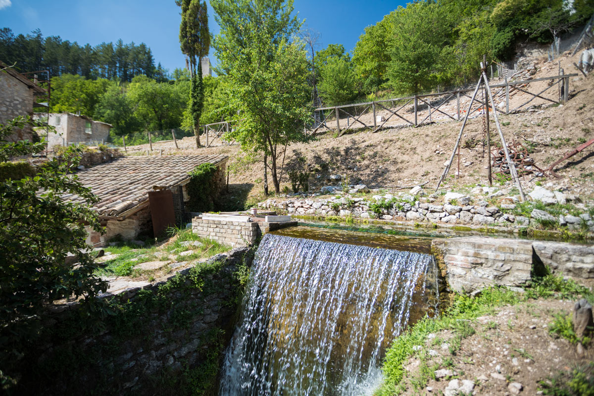 cascata rasiglia