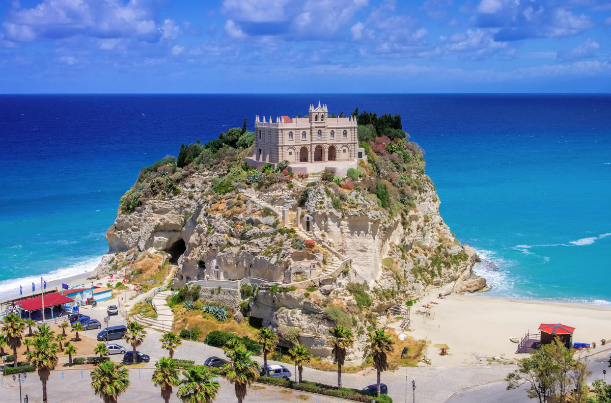 chiesa di tropea, borgo in calabria