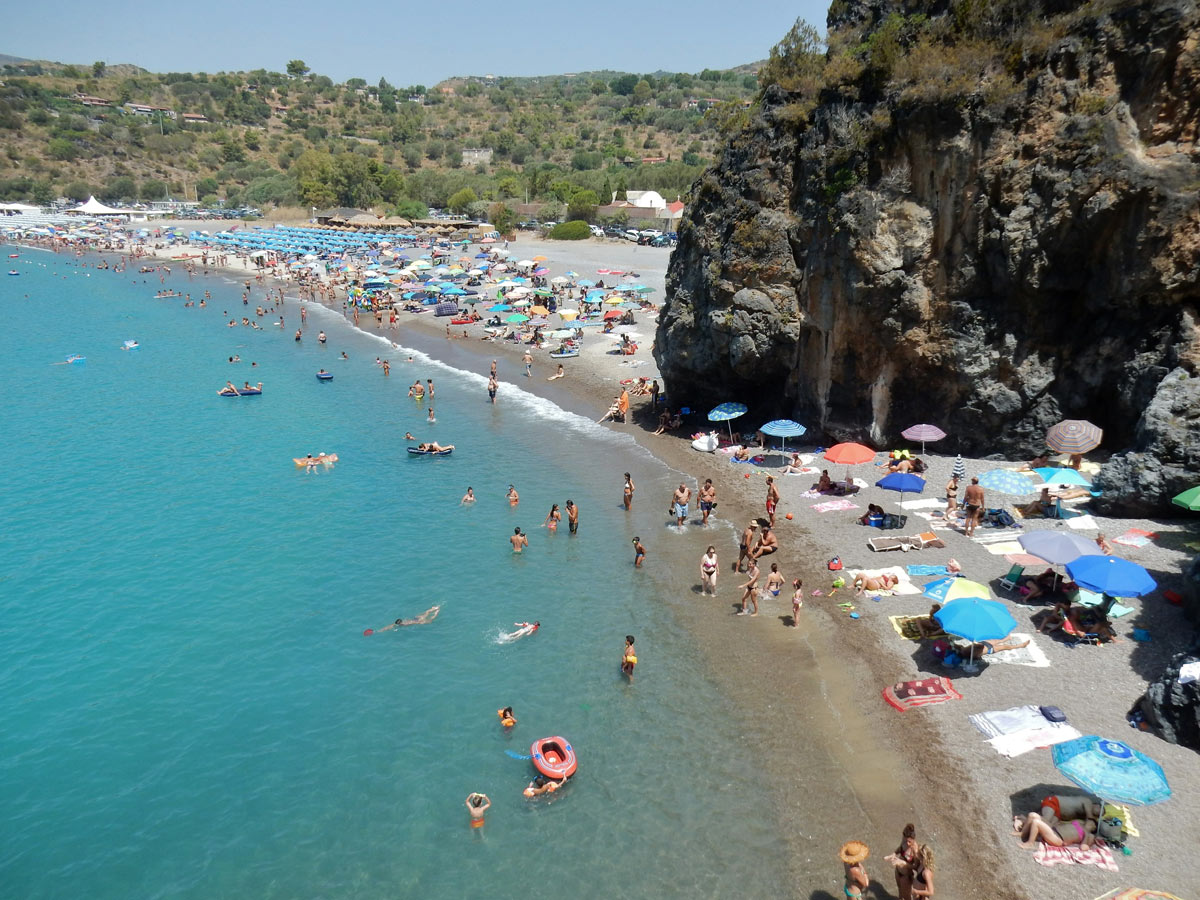 spiaggia a marina di camerota nel cilento