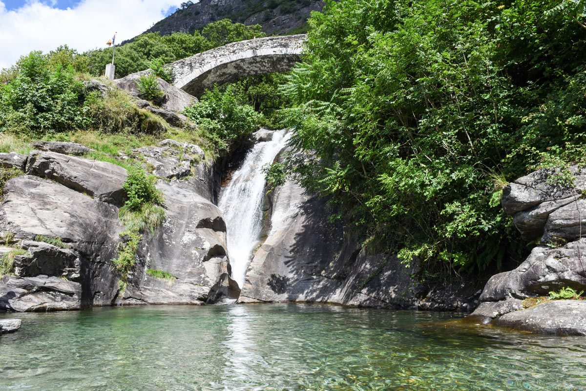 cascata di petronilla in Svizzera