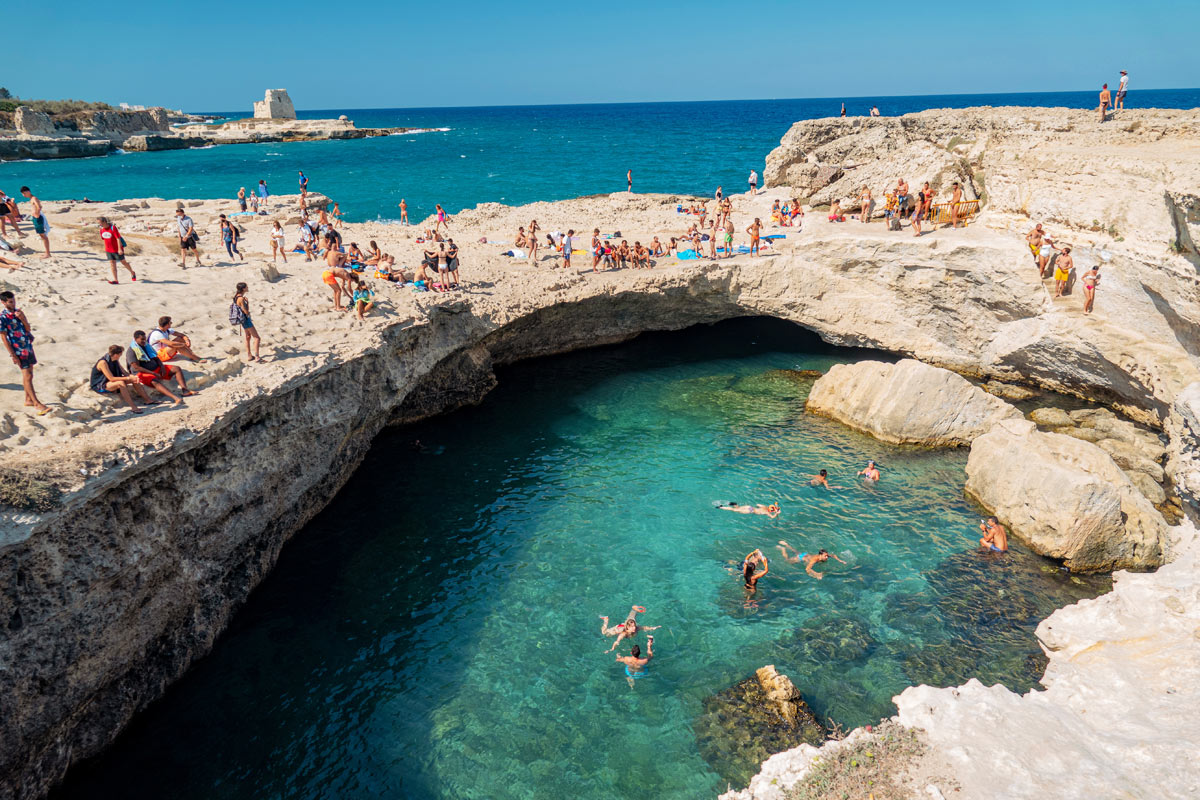 grotta della poesia in Puglia