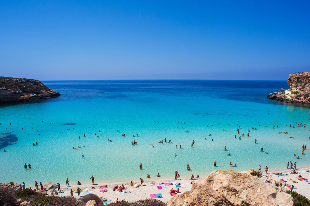 spiaggia di Lampedusa, isole Pelagie