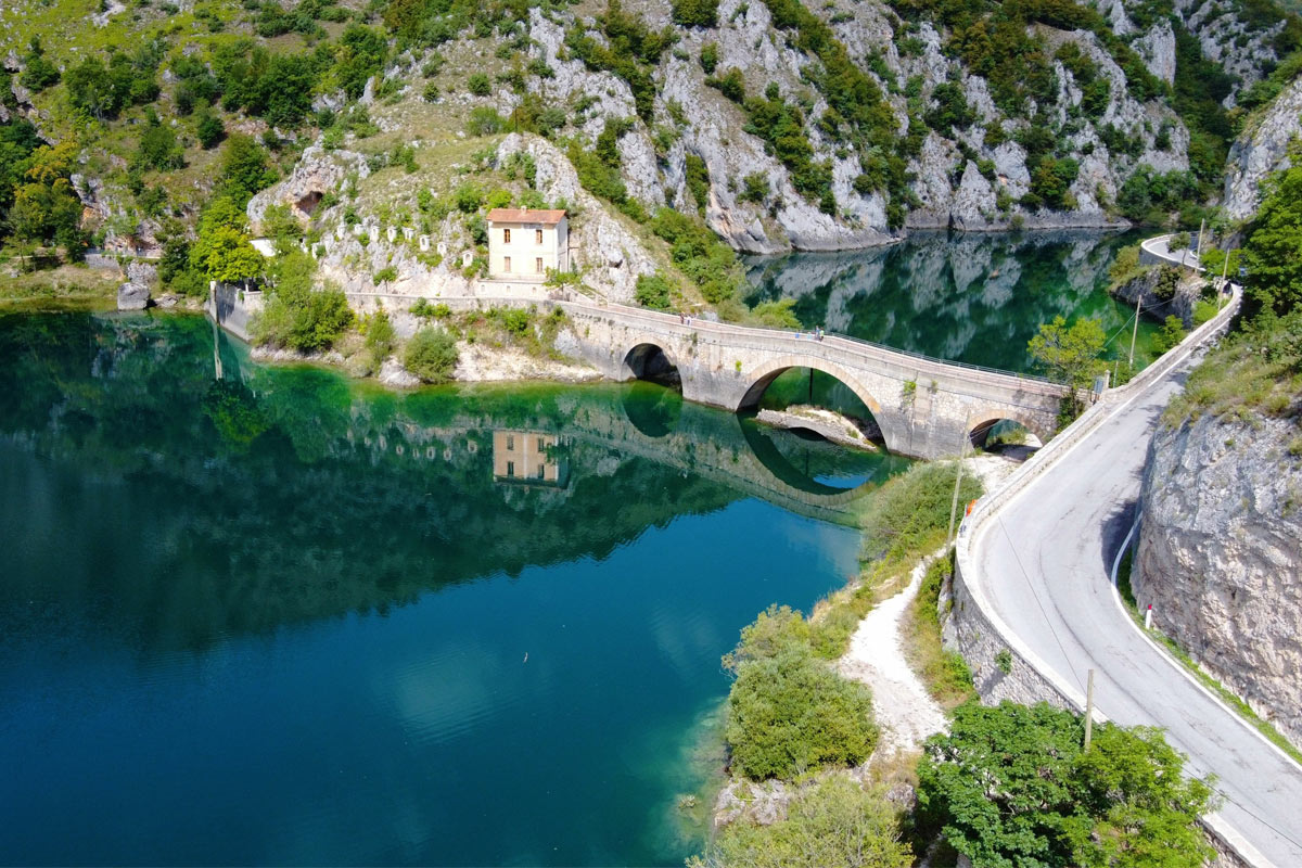 lago di san domenico in Abruzzo