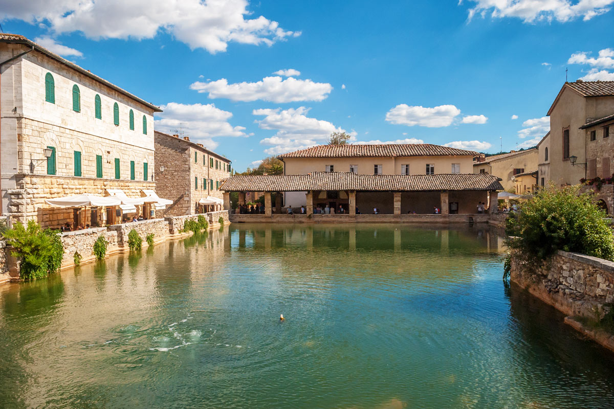 terme libere di Bagno Vignoni in Toscana