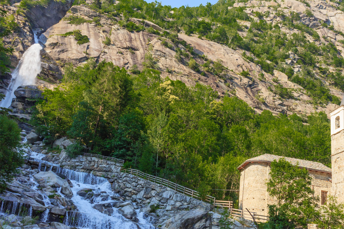 cascata di noasca in Piemonte