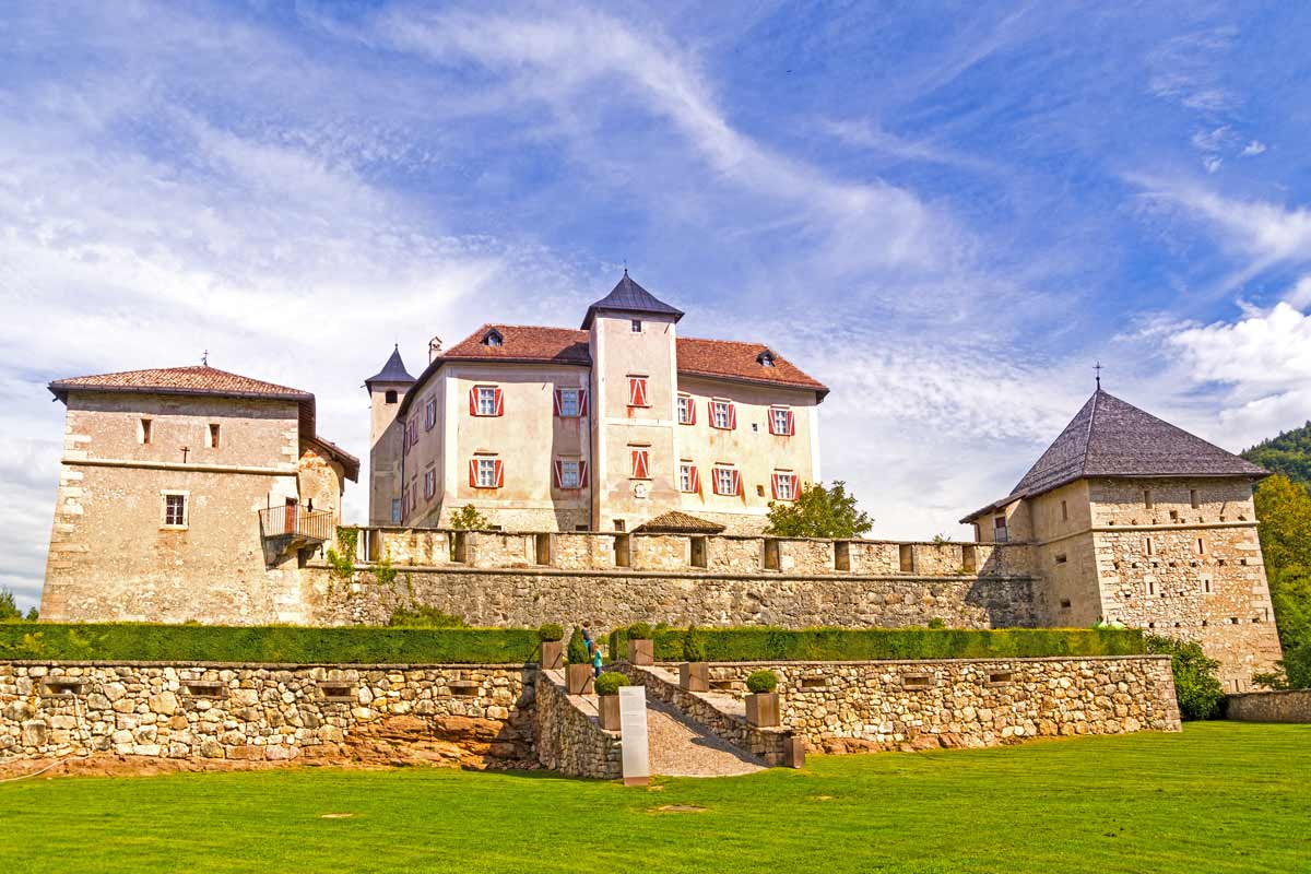 Castel Thun nella Val di Non