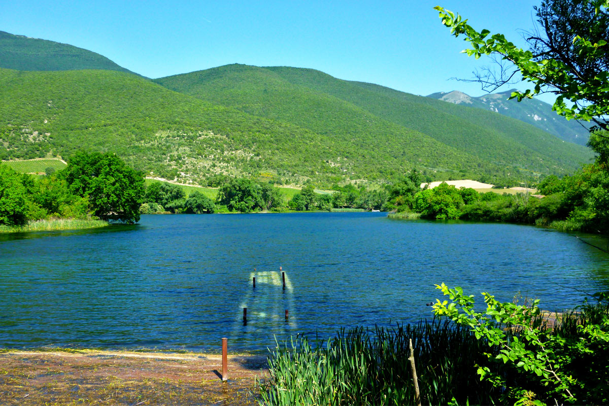 lago di capodacqua in Abruzzo
