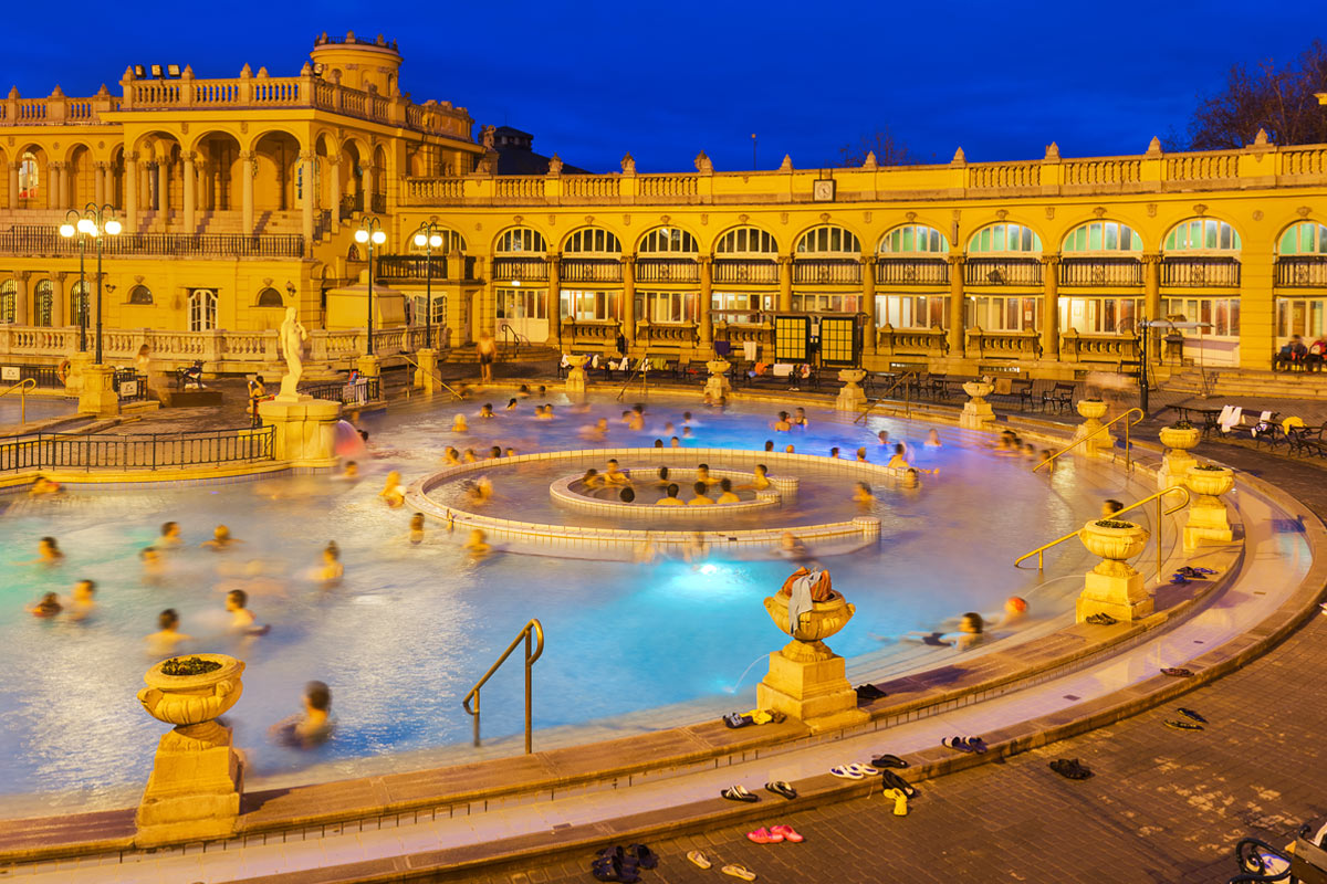 Terme Széchenyi di sera