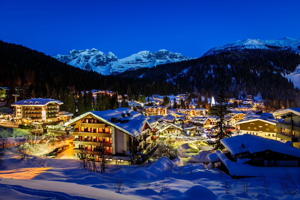 Madonna di Campiglio di notte a Natale