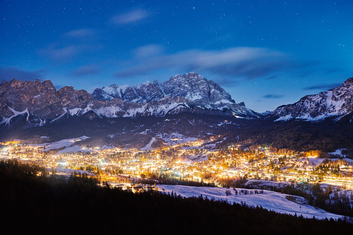 Cortina d'Ampezzo di sera