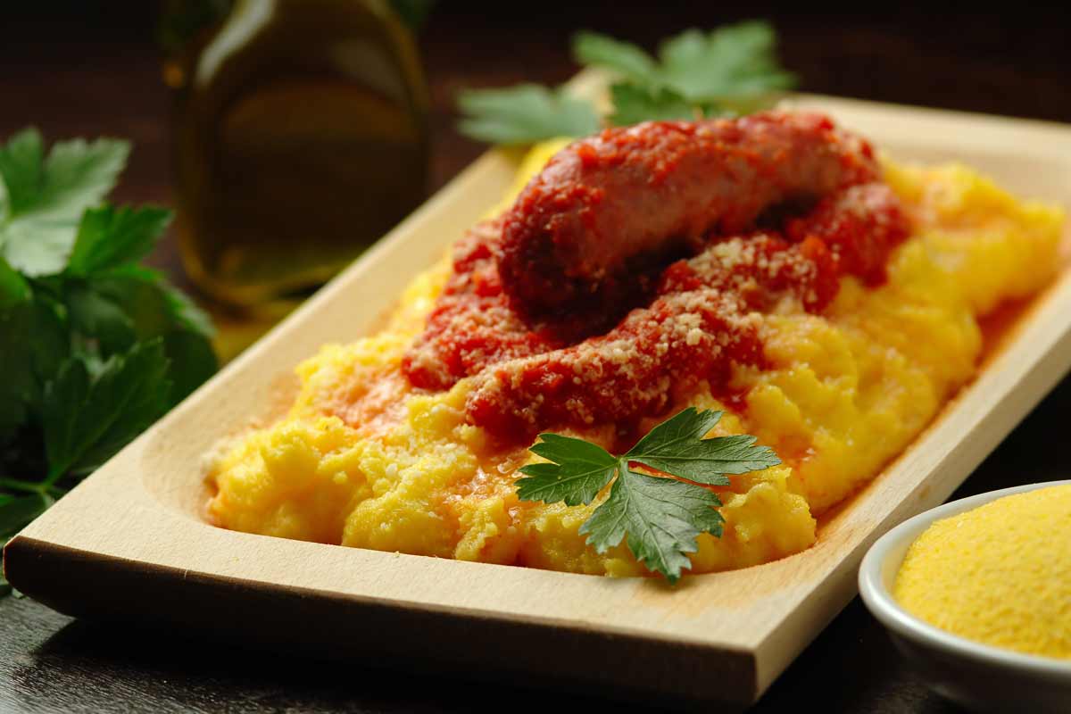 polenta con salsiccia