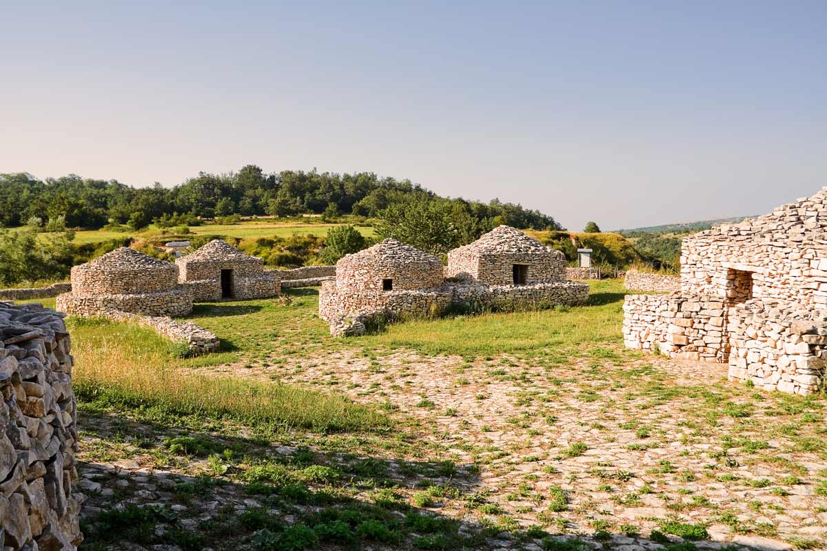 capanne in tholos ad Abbateggio, Abruzzo