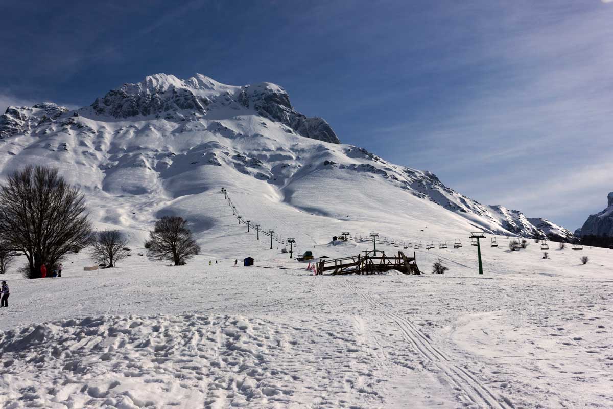 prati di tivo in inverno