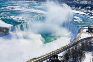 cascate del Niagara ghiacciate