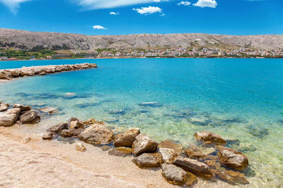 spiaggia a Pag, isola in Croazia