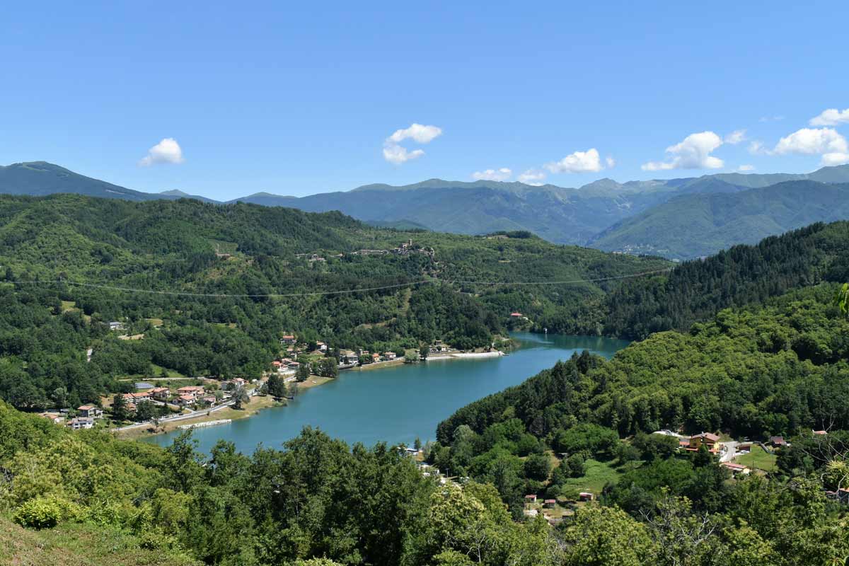 lago di Gramolazzo in Toscana