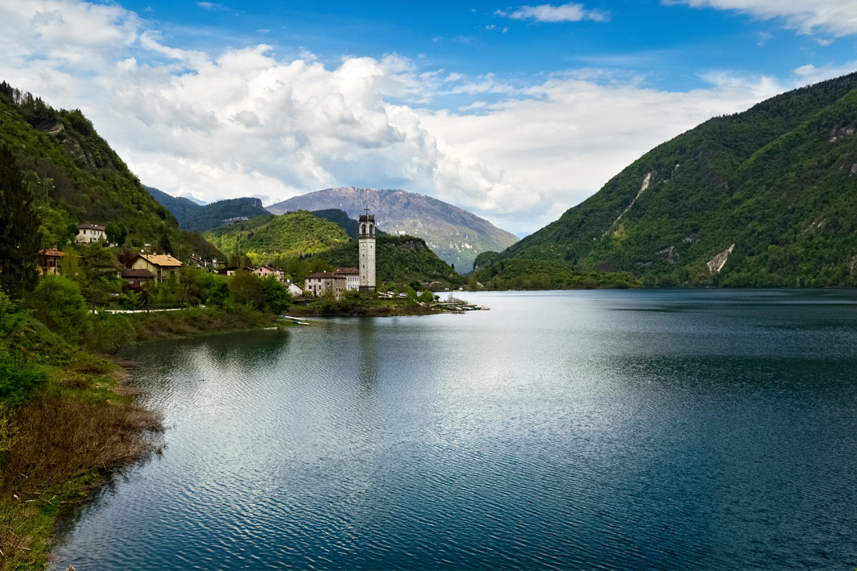 lago di Corlo