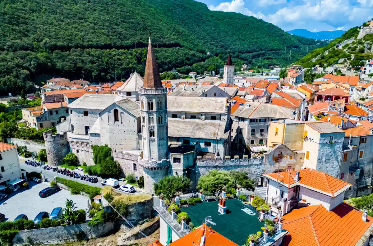 vista su Finalborgo in Liguria