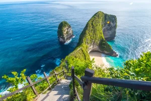 spiaggia sull'isola di Nusa Penida, Indonesia