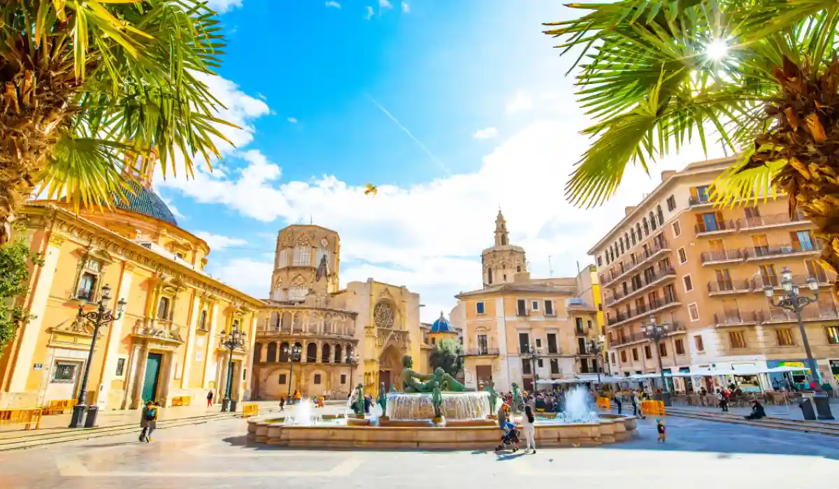 Plaza de la Virgen, Valencia