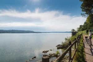 giro in bici sul lago di Varese