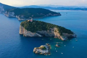 isola del Tino nel Mar Ligure