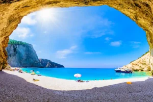 spiaggia sull'isola di Lefkada in Grecia