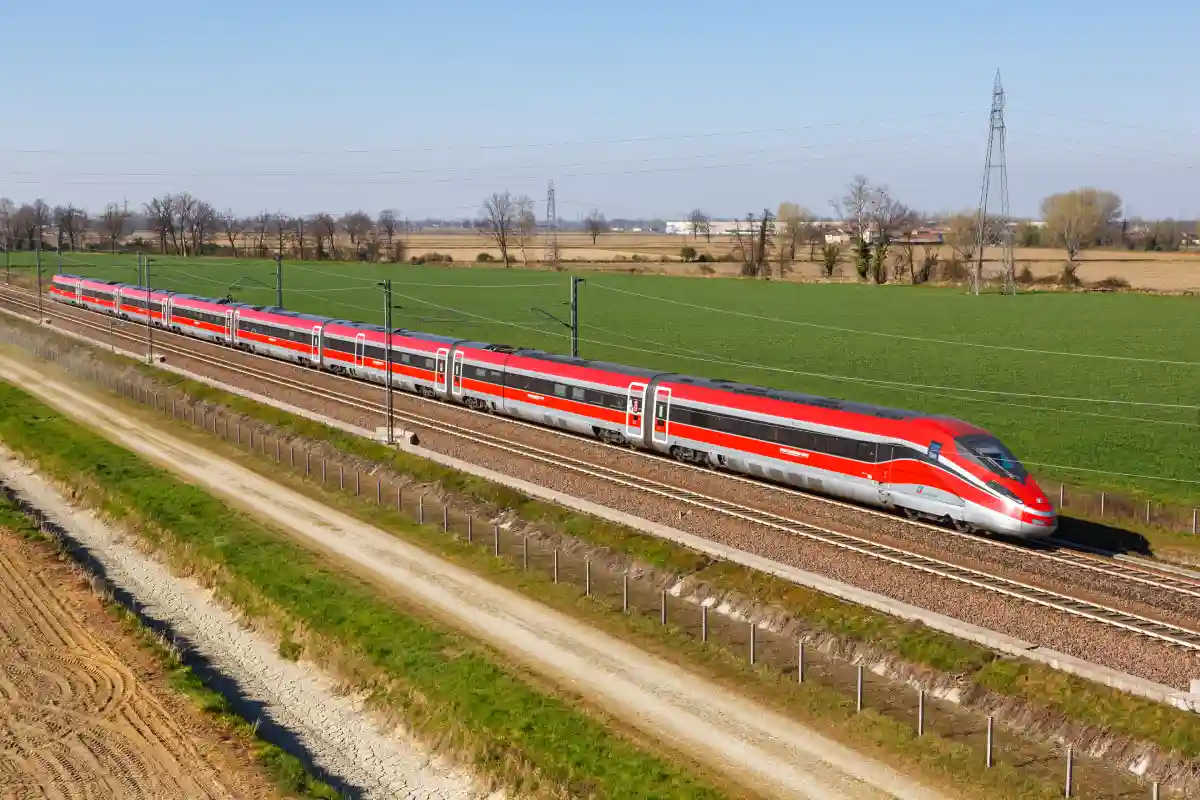 Frecciarossa di Trenitalia in viaggio