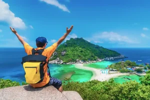 turista su un'isola tailandese